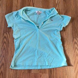 Small Vineyard Vines light blue collar shirt.